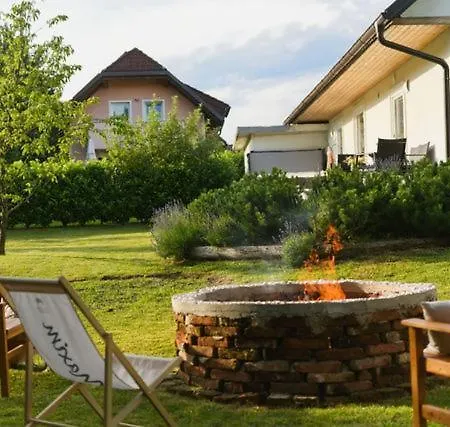 Lakeside Family House Trboje